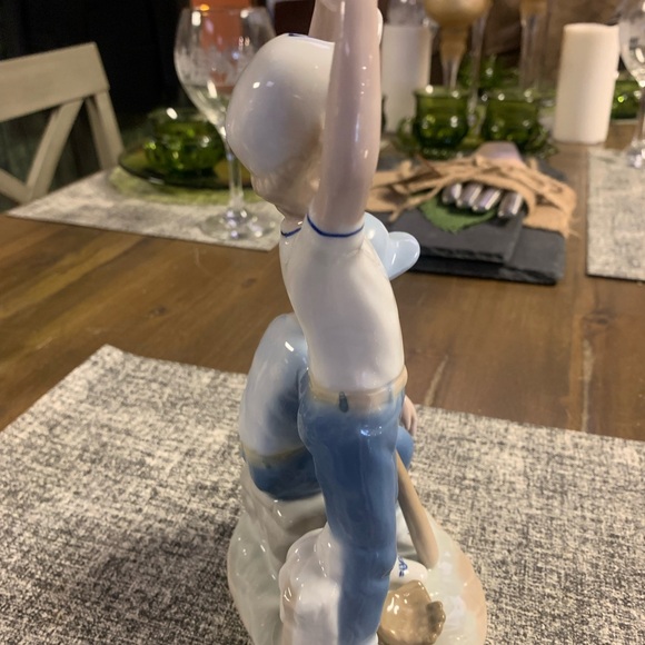 Paul Sebastian "Home Run" fine porcelain figurine - Picture 6 of 8